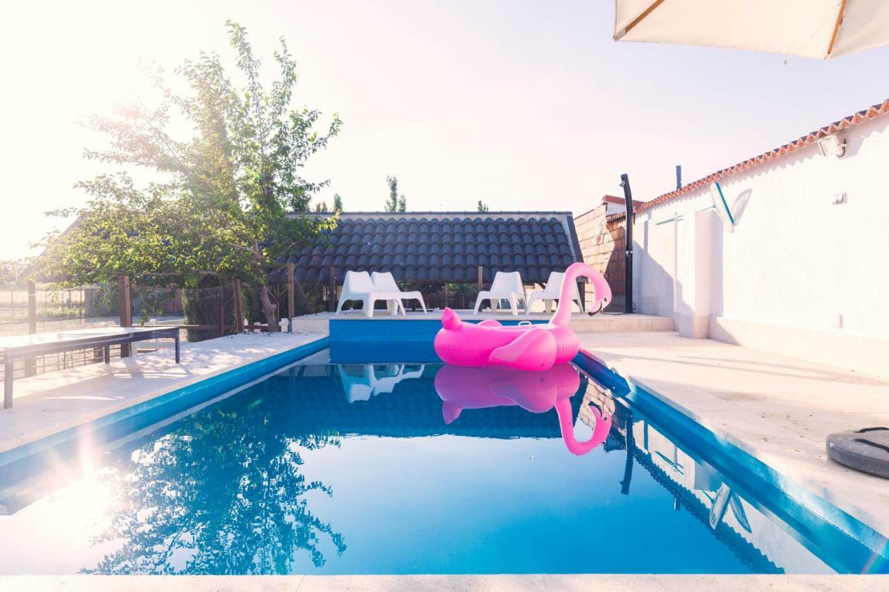 Hearts & Ponies Apartamentos Con Piscinas Privadas Cerca De La Warner Chinchón Exterior foto